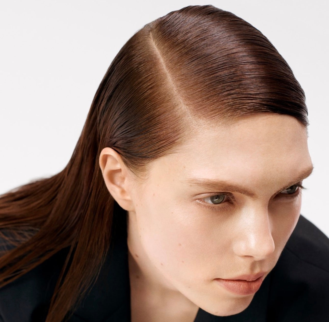 RE-SHAPER stiprios fiksacijos plaukų lakas